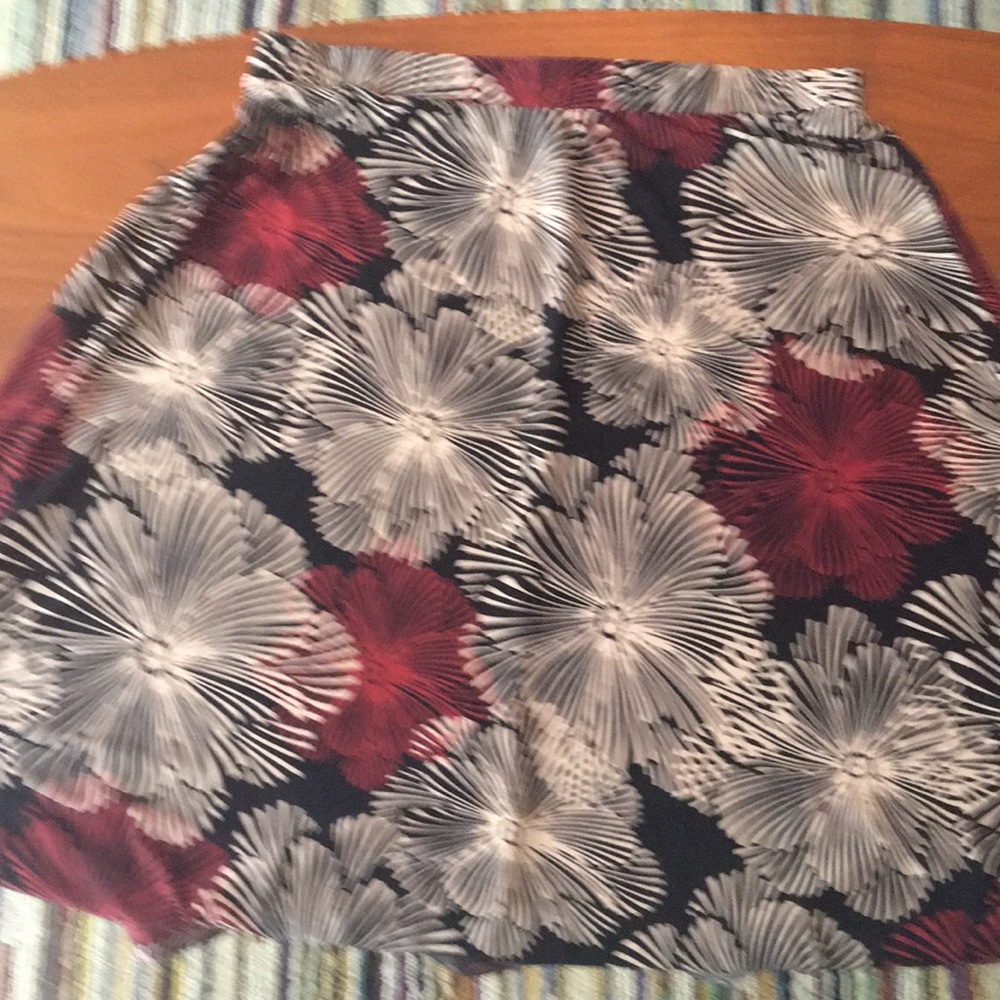 Light weight knit skirt